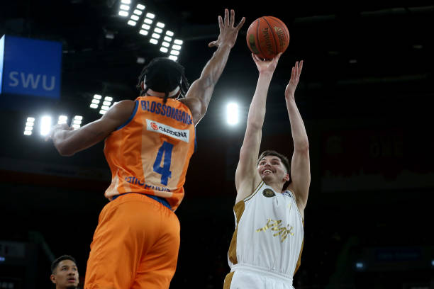 后赛即将开 后赛即将开