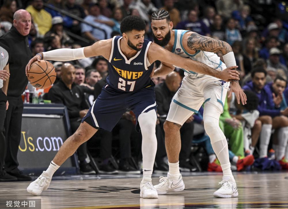 中场送出一 中场送出一